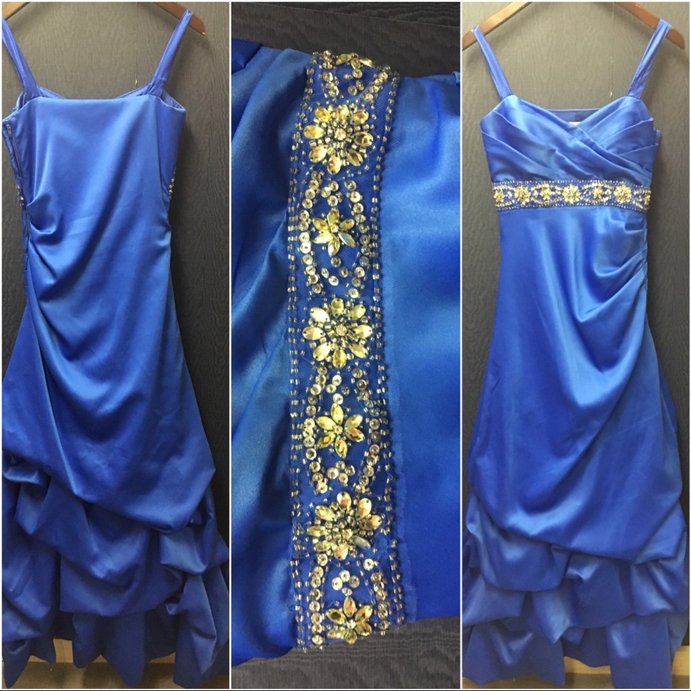 Dark blue prom dress